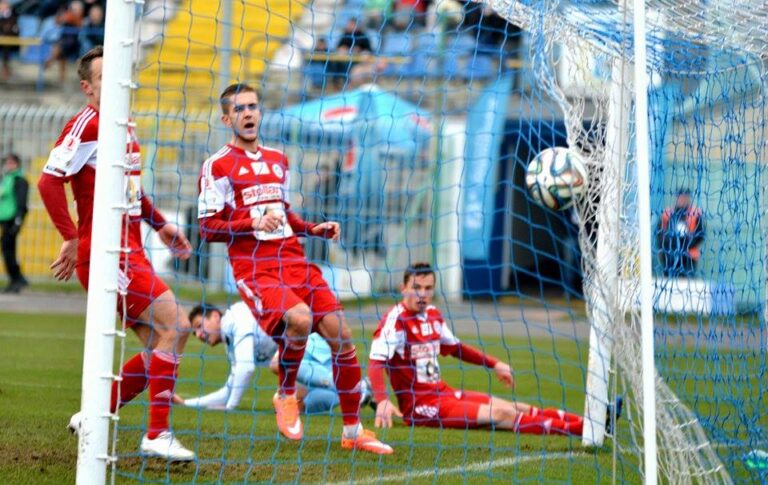 Stomil remisuje 2:2 z Wigrami Suwałki