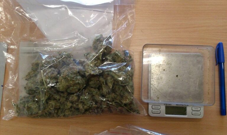 Odpowie za marihuanę, ekstazy i nielegalny tytoń