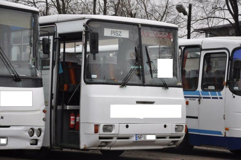 Nietrzeźwy kierowca autobusu wiózł prawie 20 pasażerów. W regionie zatrzymano 20 pijanych za kierownicą