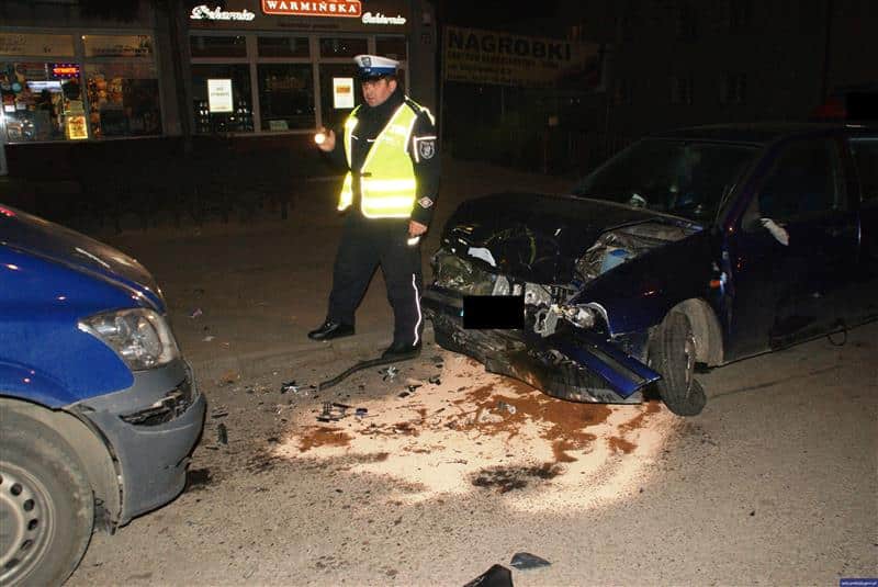 Szalony kierowca uciekał przed policją ulicami miasta pijany kierowca Nidzica, Wiadomości