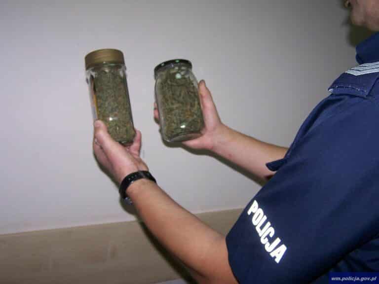 W słoikach zamiast konfitur trzymali narkotyki