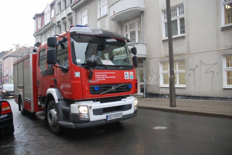 Chciał się tylko ogrzać &ndash; prawie wywołał pożar