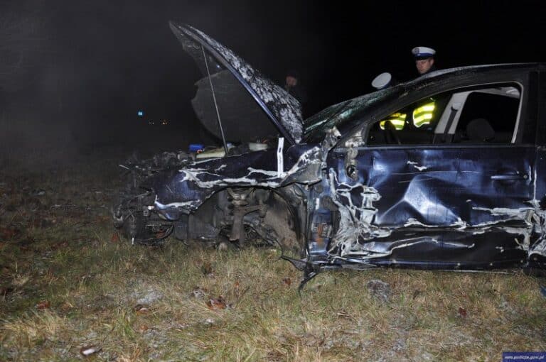 Dwie osoby ranne po zderzeniu osobówki z samochodem ciężarowym