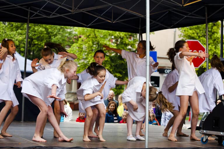 Dziecięcy zesp&oacute;ł z Olsztyna wytańczył og&oacute;lnopolskie nagrody