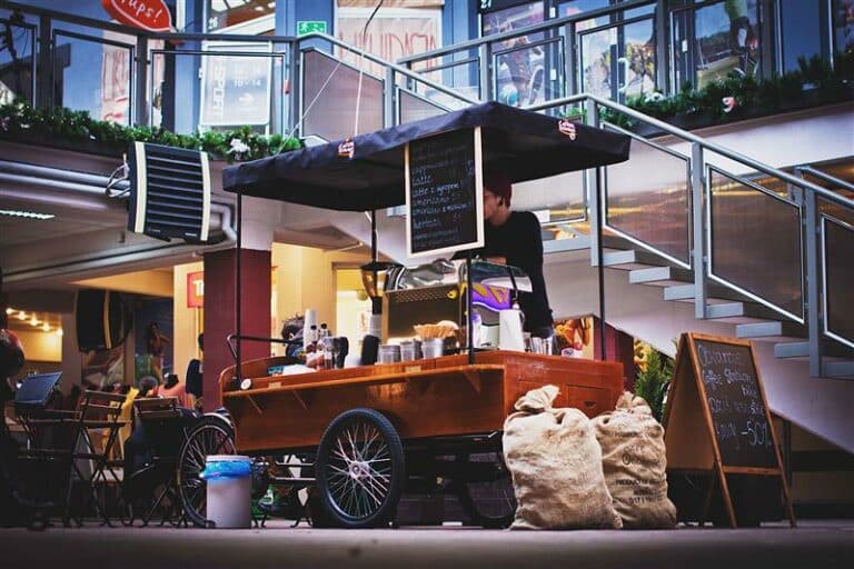 Kawa napędzana mięśniami. Pierwsza w Olsztynie mobilna kawiarnia