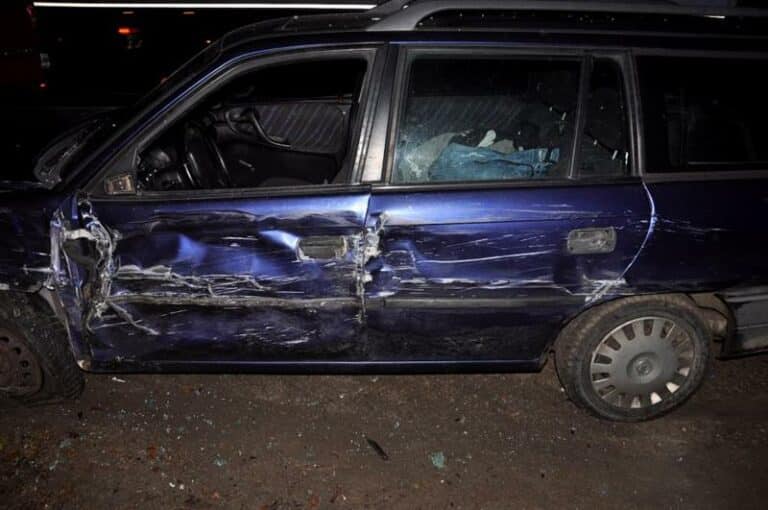 26-latek ukradł opla, kt&oacute;rym spowodował kolizję po pijanemu