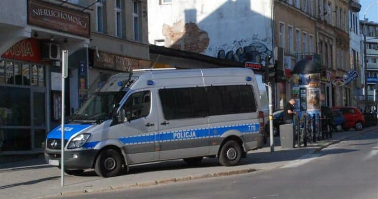 Śmiertelnie ugodził nożem sąsiadkę