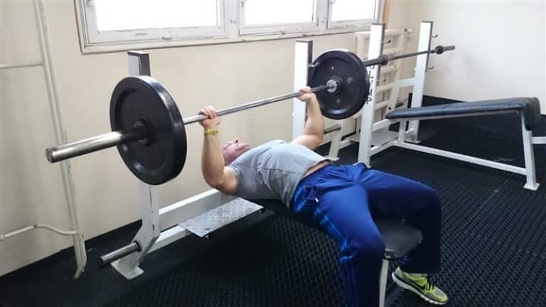 Zawody w wyciskaniu sztangi