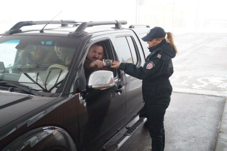 Nie st&oacute;j w kolejkach na przejściach granicznych &ndash; skorzystaj z mobilnej aplikacji