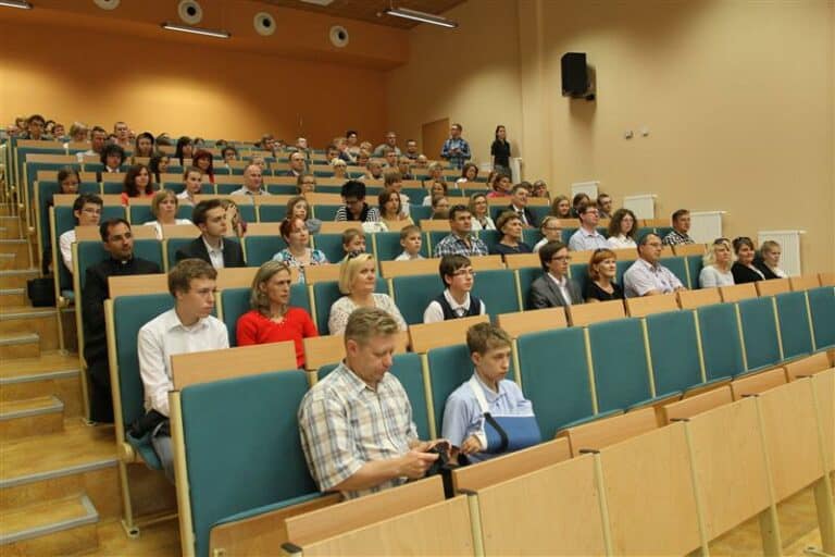 Dr House, hejterzy i Facebook. UWM zaprasza uczni&oacute;w na wykłady