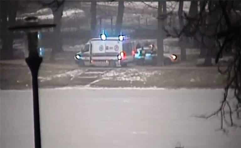 Kolejna ofiara zdradliwego lodu. 55-latek chciał skrócić sobie drogę do domu