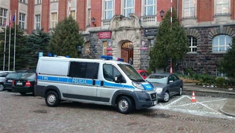 CBA w Urzędzie Marszałkowskim &ndash; zatrzymano trzy osoby