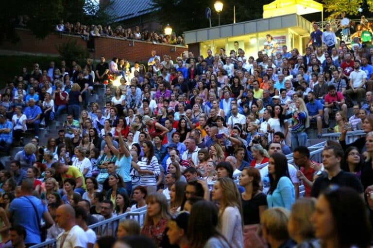 Sprawdź, kto zagości na scenie Olsztyńskiego Lata Artystycznego