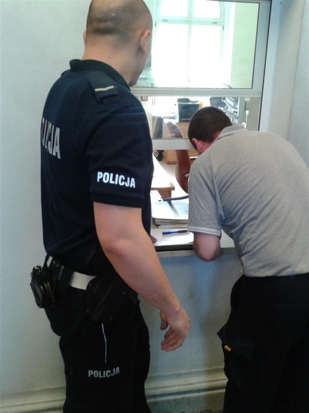 pijany komenda policja (4)