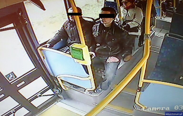 Dorośli napadli na 11-latka. Powód? Nowy smartfon