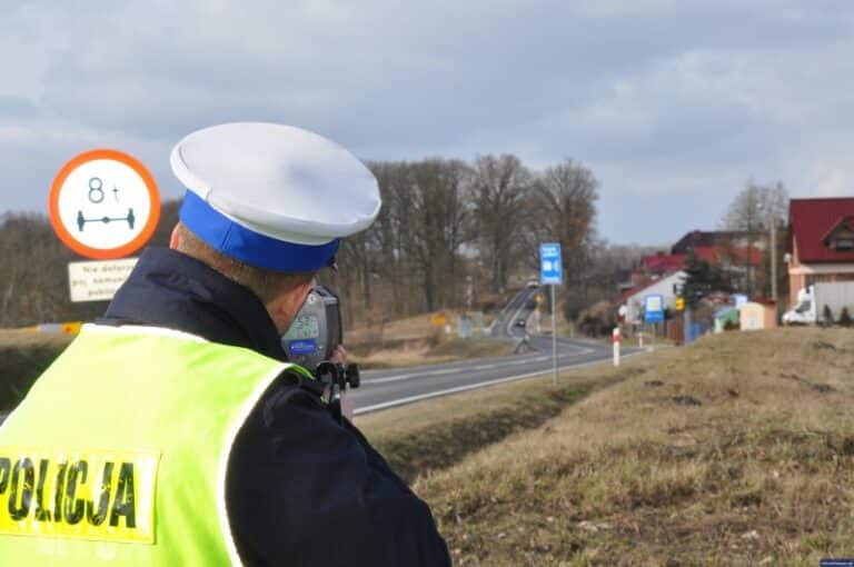 Policyjne kontrole prędkości &ndash; bilans dnia to prawie 130 mandat&oacute;w