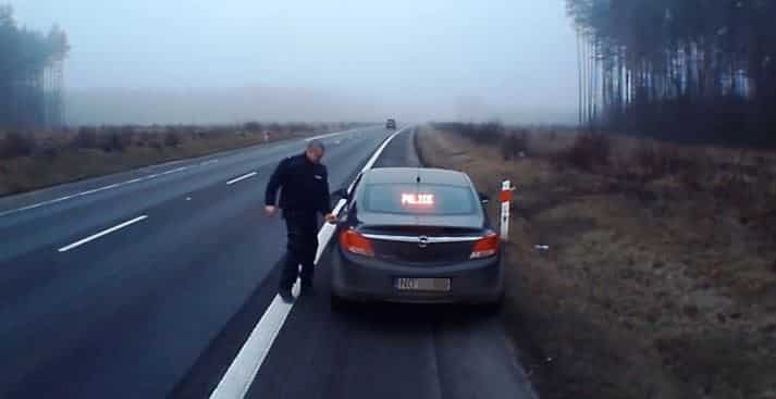 Olsztyńska drogówka nieudolnie zatrzymuje pojazd ciężarowy Na sygnale Olsztyn, Wideo