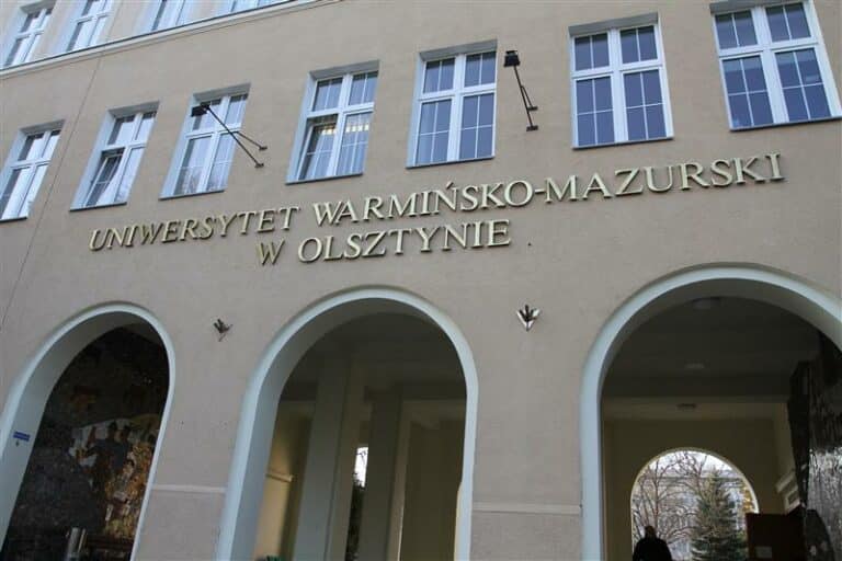 Uniwersytet kupuje samoch&oacute;d osobowy za 270 tys. zł