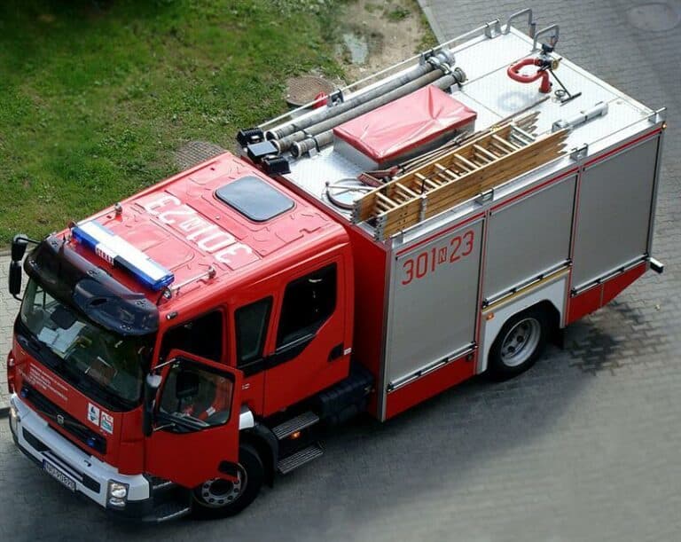 Rozszczelnienie instalacji w supermarkecie na Mazurach. Ewakuowano ludzi ze sklepu