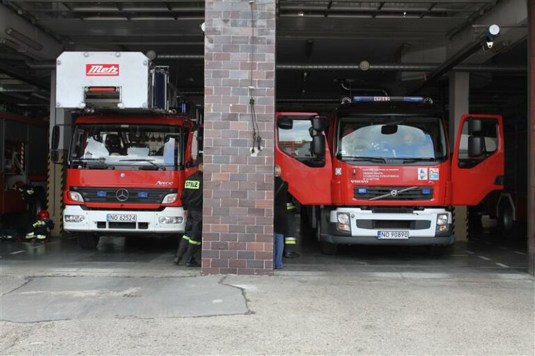 Pożar pod Olsztynem u znanego przewoźnika autokarowego