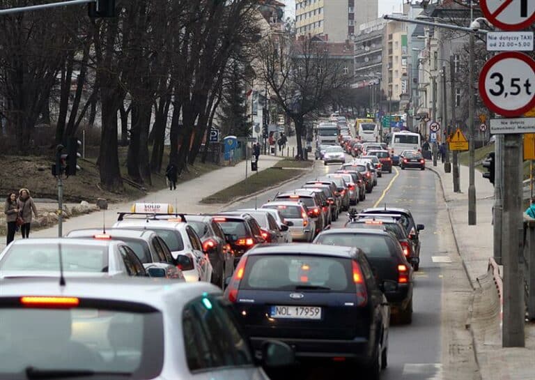 Nowa organizacja ruchu w centrum – jak wyglądały rano olsztyńskie ulice?