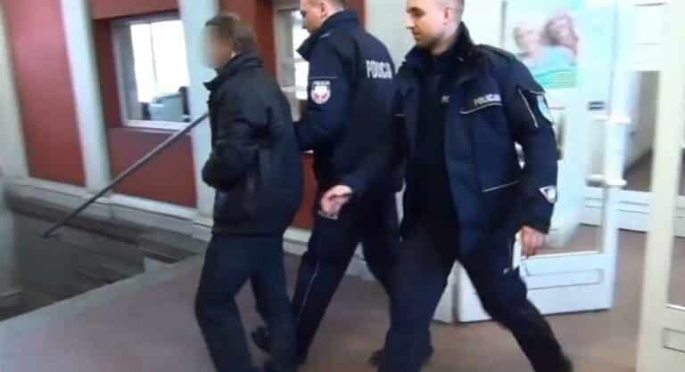 W opakowaniach po proszku do prania przewoził amfetaminę za 200 tys. zł