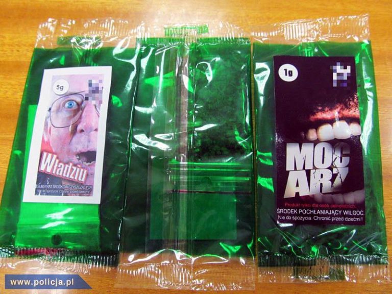 Ucieczka z nożem i atak duchów – kolejna historia z dopalaczami w tle