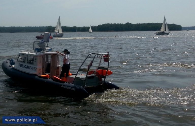 Pijany sternik pływał żagl&oacute;wką