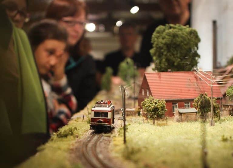 Makroprojekt w mikroskali, czyli Wystawa Małych Makiet Modelarskich