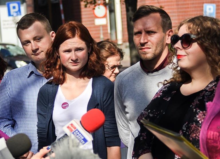 Partia Razem &ndash; będziemy walczyć ze &bdquo;śmieci&oacute;wkami&rdquo;