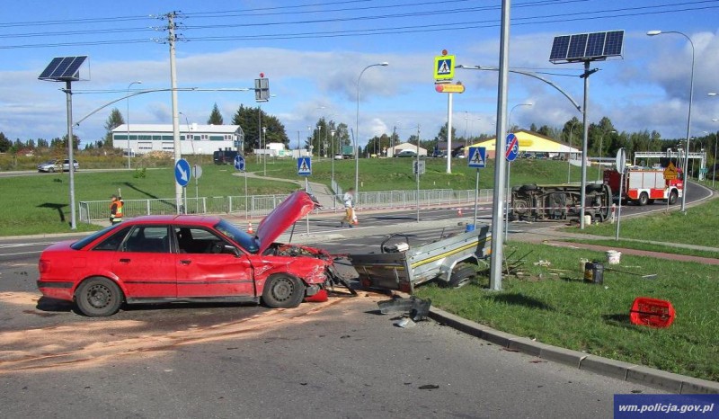 Sklepowi rabusie „wpadli” przez kolizję drogową