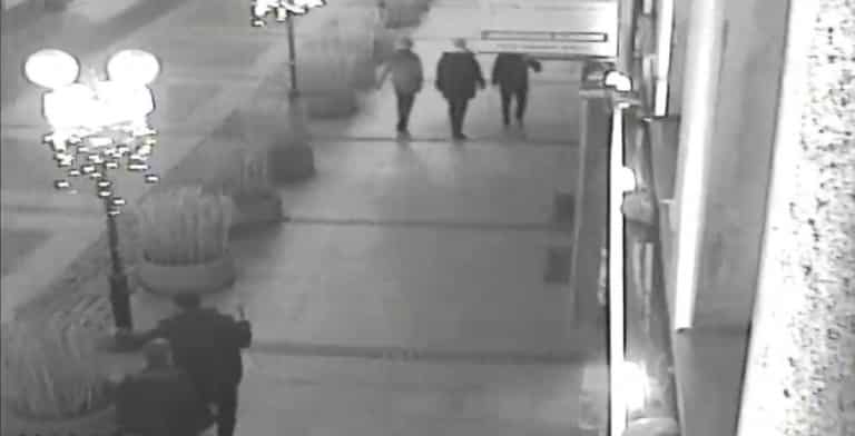 Zn&oacute;w niszczyli ozdoby ze star&oacute;wki