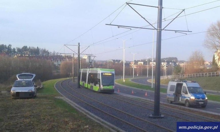 Osobówką po torowisku. – Myślałam, że tak można