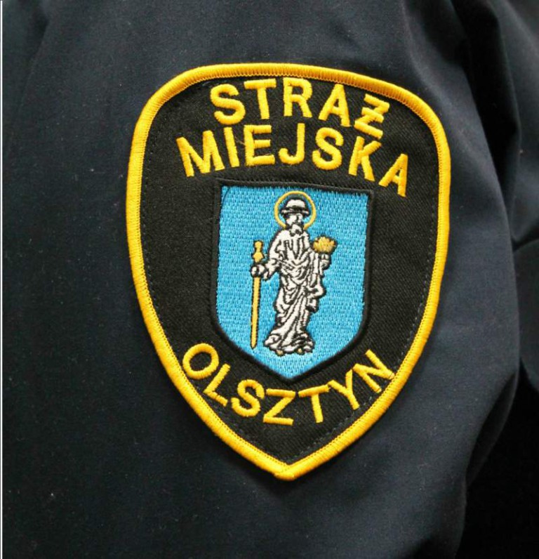 Strażnicy w ostatniej chwili pomogli starszej olsztyniance