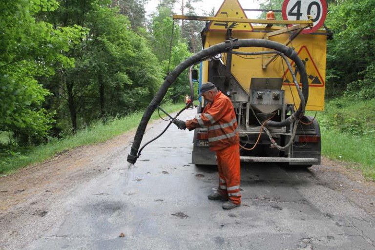 W poszukiwaniu pieniędzy na drogi