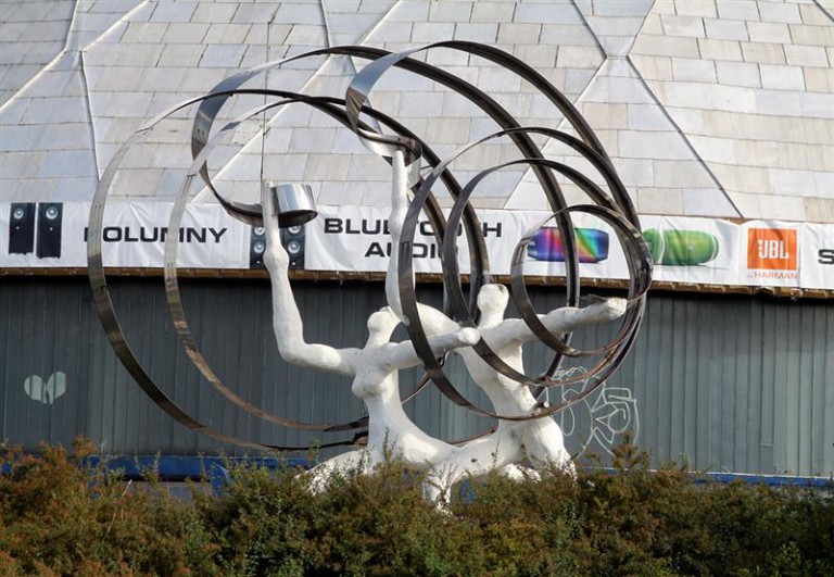 Przebudowa Uranii: wszyscy chętni dopuszczeni do konkursu