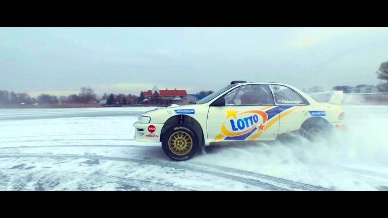 Olsztyński rajdowiec kręci bączki na lodzie