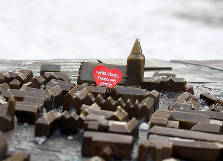 Zbi&oacute;rka na WOŚP trwa. Licytuj orkiestrowe fanty
