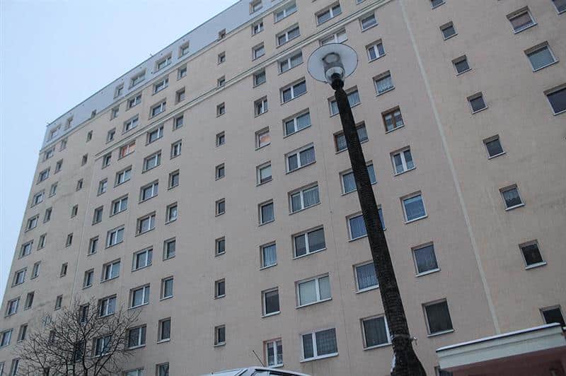 Tragiczne zdarzenie w Olsztynie – mężczyzna spadł z okna na 11. piętrze