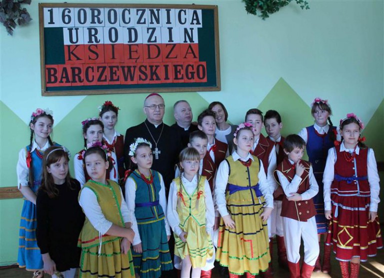 Gmina Dywity uczciła postać zasłużonego Warmiaka księdza Walentego Barczewskiego