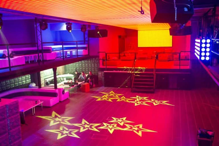 Zamknięty klub przy ul. Knosały