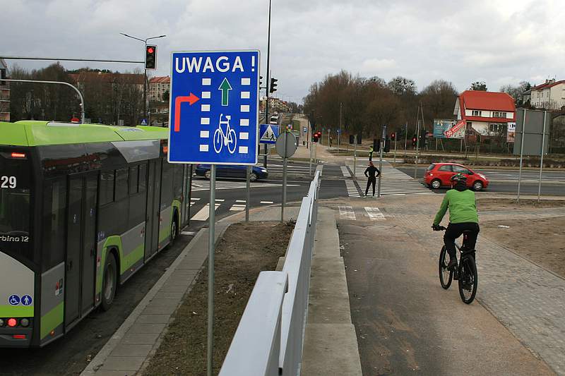 Kierowco, uważaj na rowerzystę z prawej! Nowy znak na ulicach Olsztyna