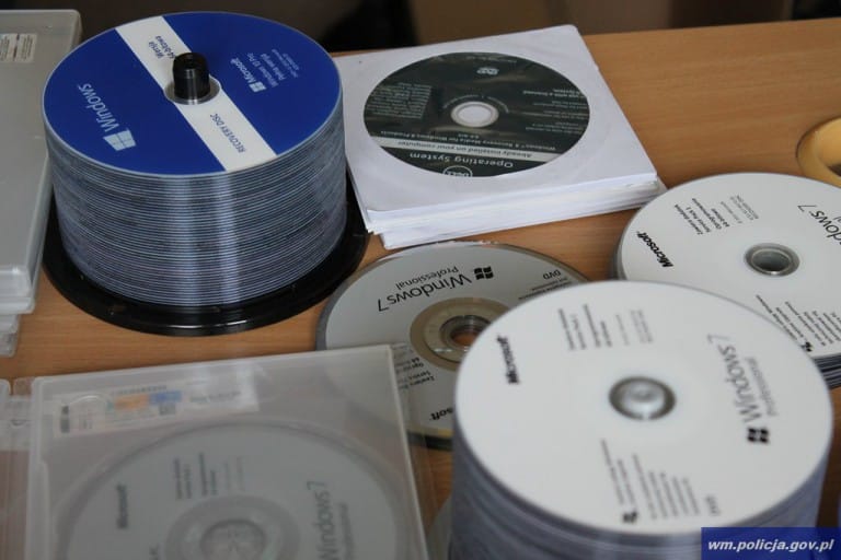 Sprzedawali pirackie Windowsy na Allegro. Zarobili miliony