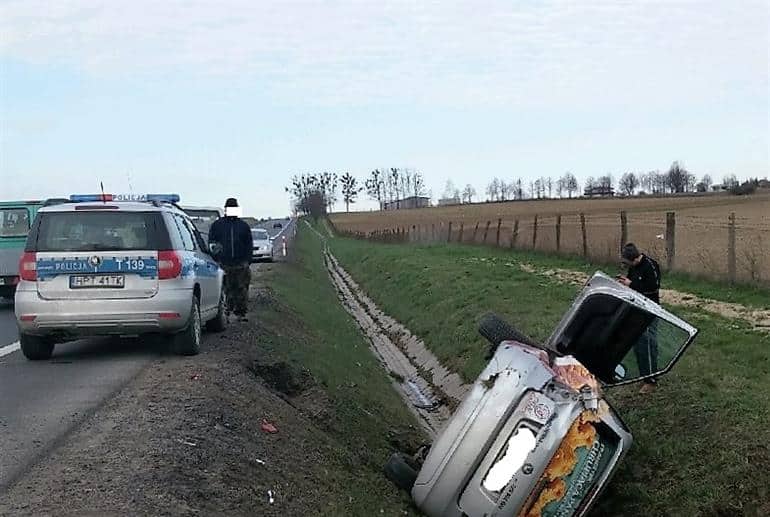 Nieprawidłowe wyprzedzanie przyczyną dachowania