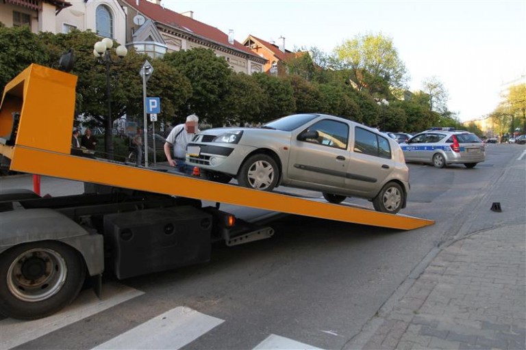 Zaparkował auto w mieście a odebrał je z parkingu depozytowego