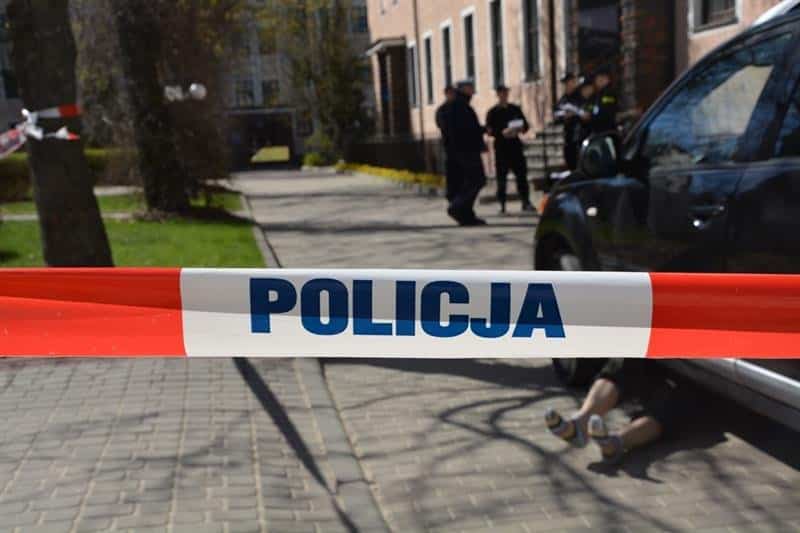 Wypadek drogowy na terenie Wyższej Szkoły Policji w Szczytnie