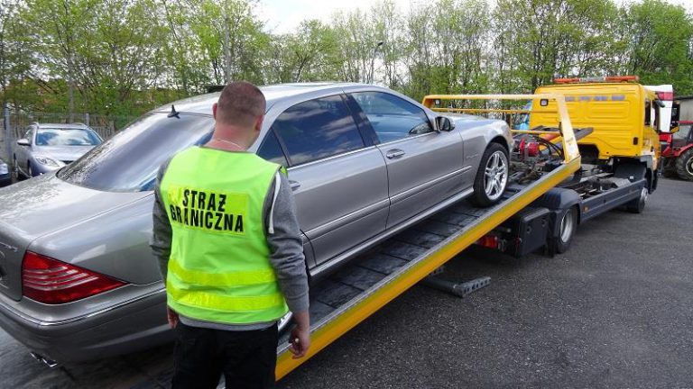 Kradziony mercedes w olsztyńskim komisie samochodowym?
