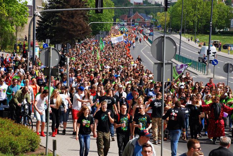 Kortowiada 2016: Parada Wydział&oacute;w. Nasza fotorelacja