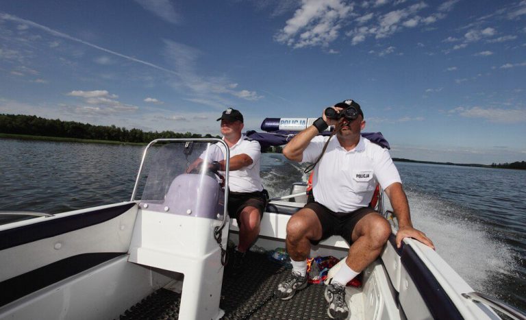Policyjni wodniacy otwierają kolejny sezon żeglugowy. O czym warto pamiętać