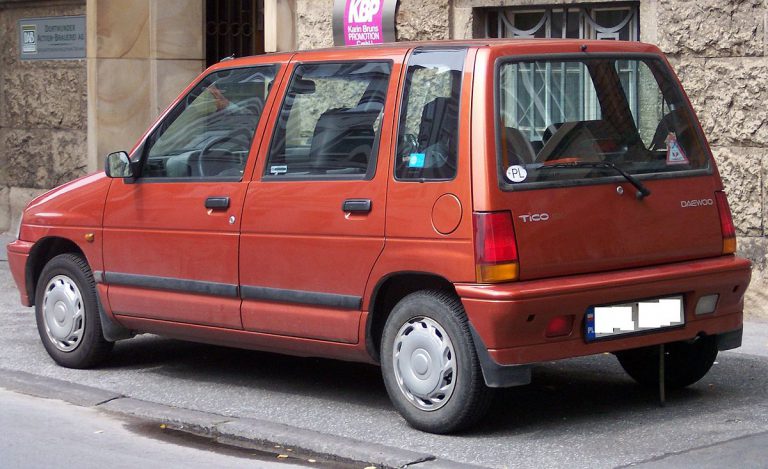 Pomysłowy 15-latek kupił samoch&oacute;d by spotkać się z dziewczyną, kt&oacute;rą poznał przez internet